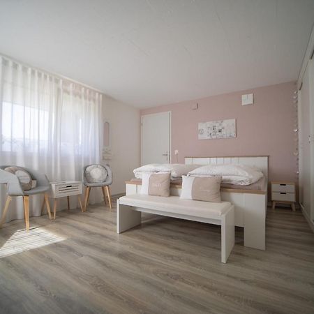לנגנאו Studio Living... מראה חיצוני תמונה